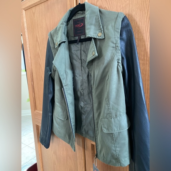 YOKI SPORT from the Outerwear Collection. New York Motto inspired Olive & Black - Picture 10 of 15